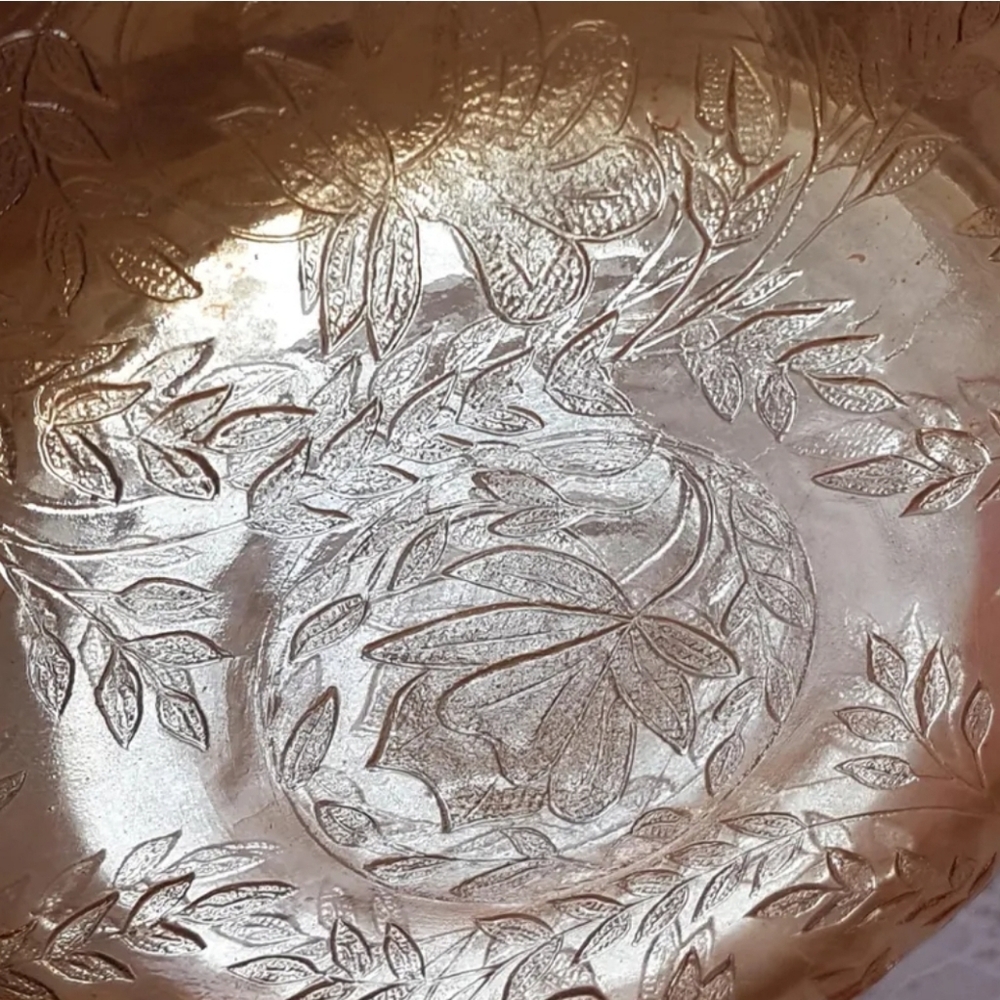 Carnival Glass Serving Bowl Jeannette Glass Louisa Iridescent Floragold 1950s